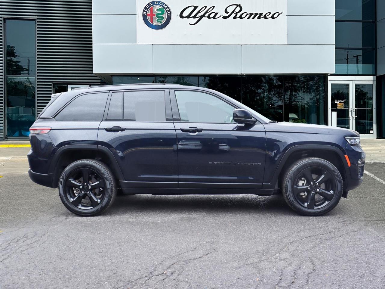 2024 Jeep Grand Cherokee LIMITED 4X4 Photo3