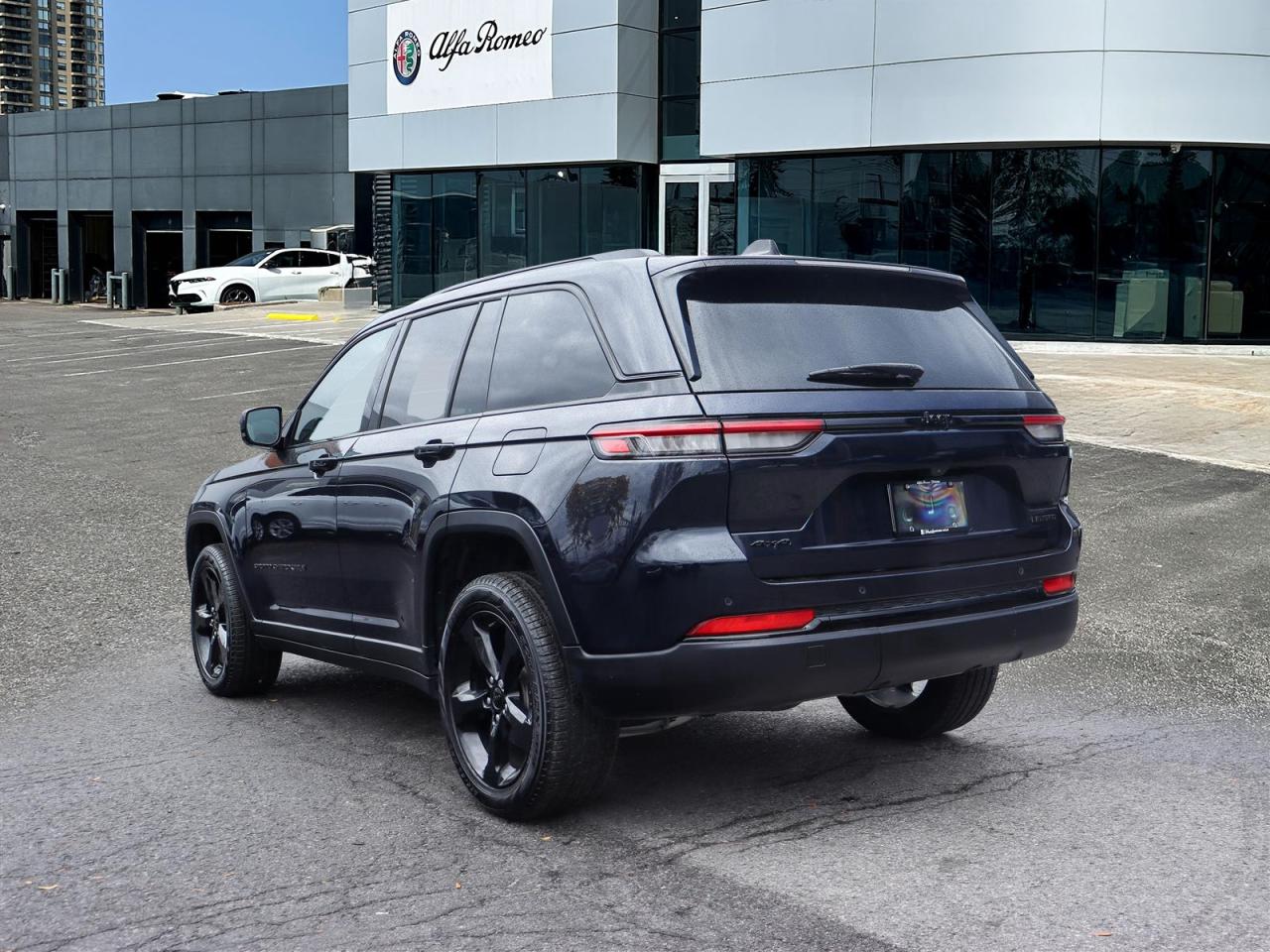 2024 Jeep Grand Cherokee LIMITED 4X4 Photo