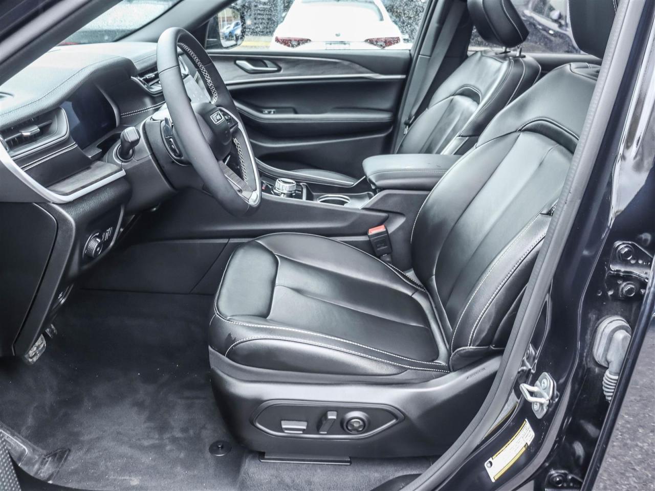 2024 Jeep Grand Cherokee LIMITED 4X4 Photo