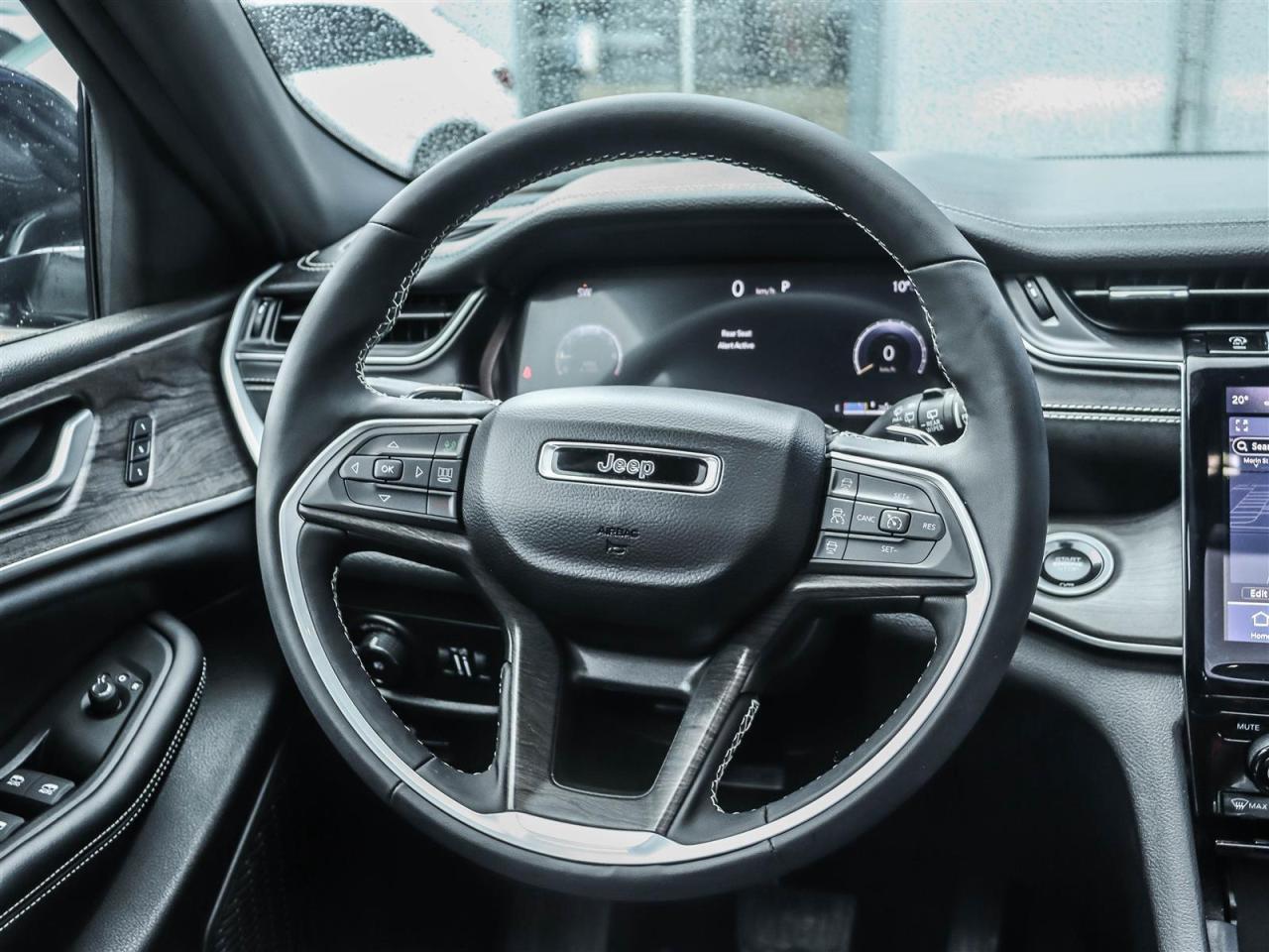 2024 Jeep Grand Cherokee LIMITED 4X4 Photo