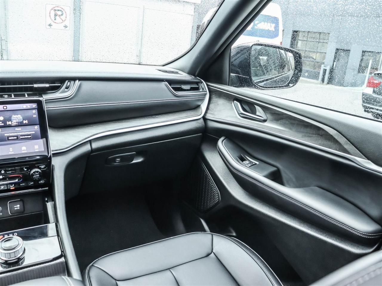 2024 Jeep Grand Cherokee LIMITED 4X4 Photo