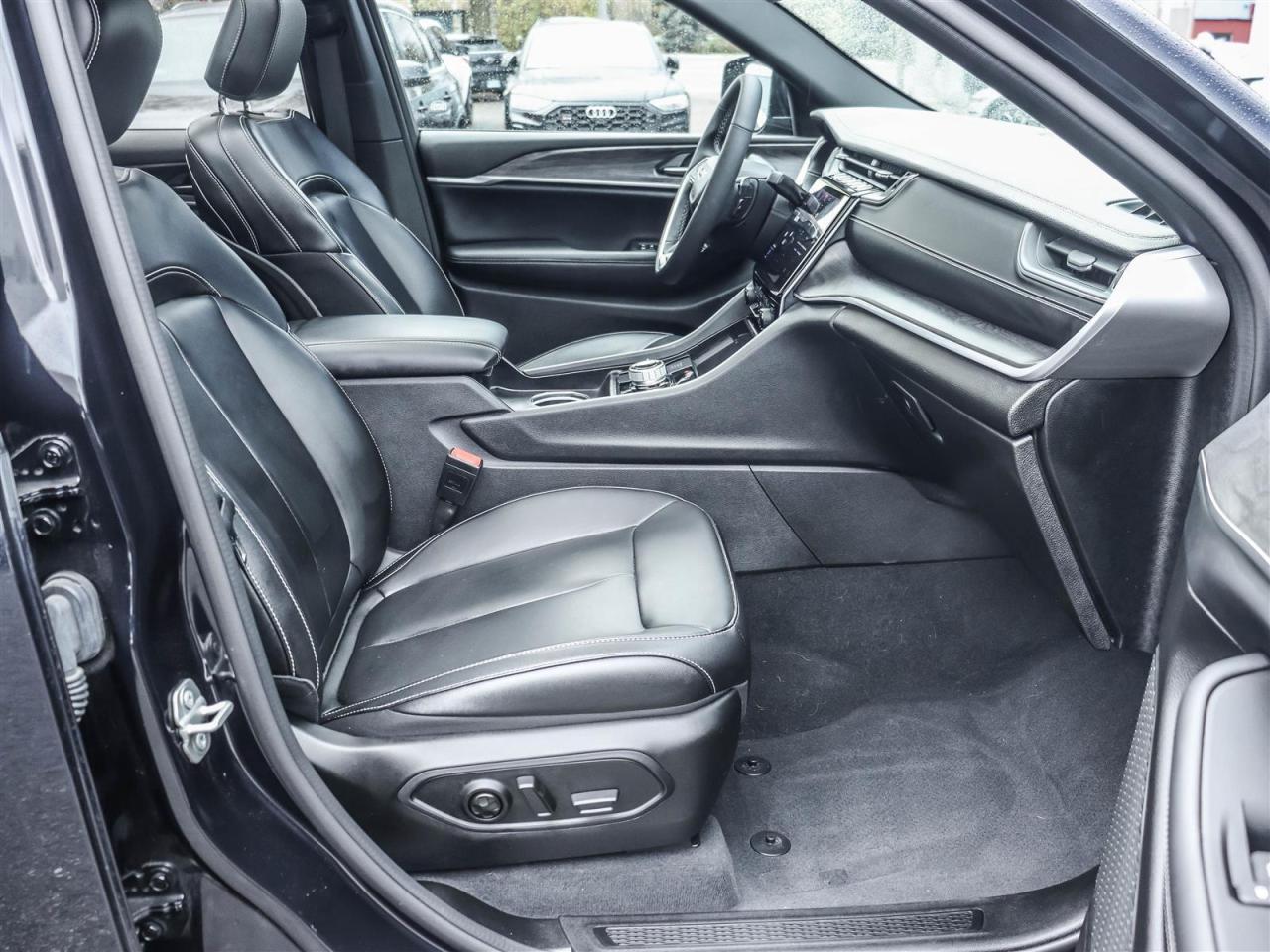 2024 Jeep Grand Cherokee LIMITED 4X4 Photo