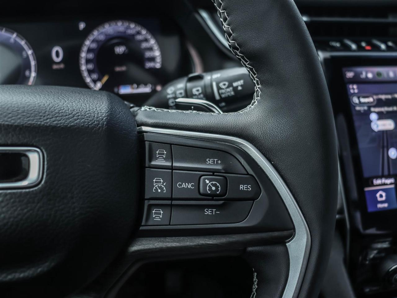 2024 Jeep Grand Cherokee LIMITED 4X4 Photo