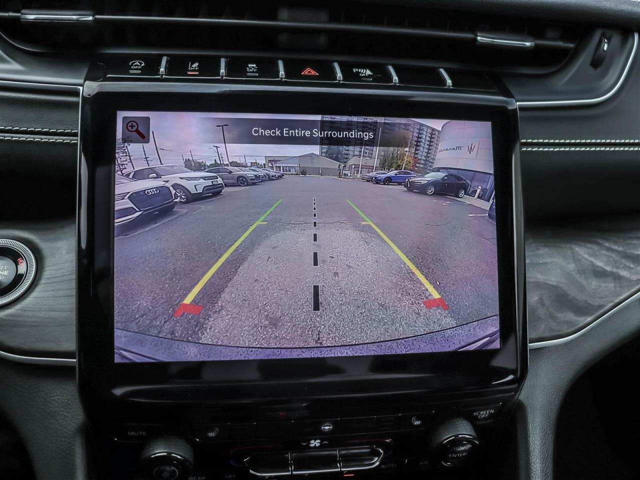 2024 Jeep Grand Cherokee LIMITED 4X4 Photo