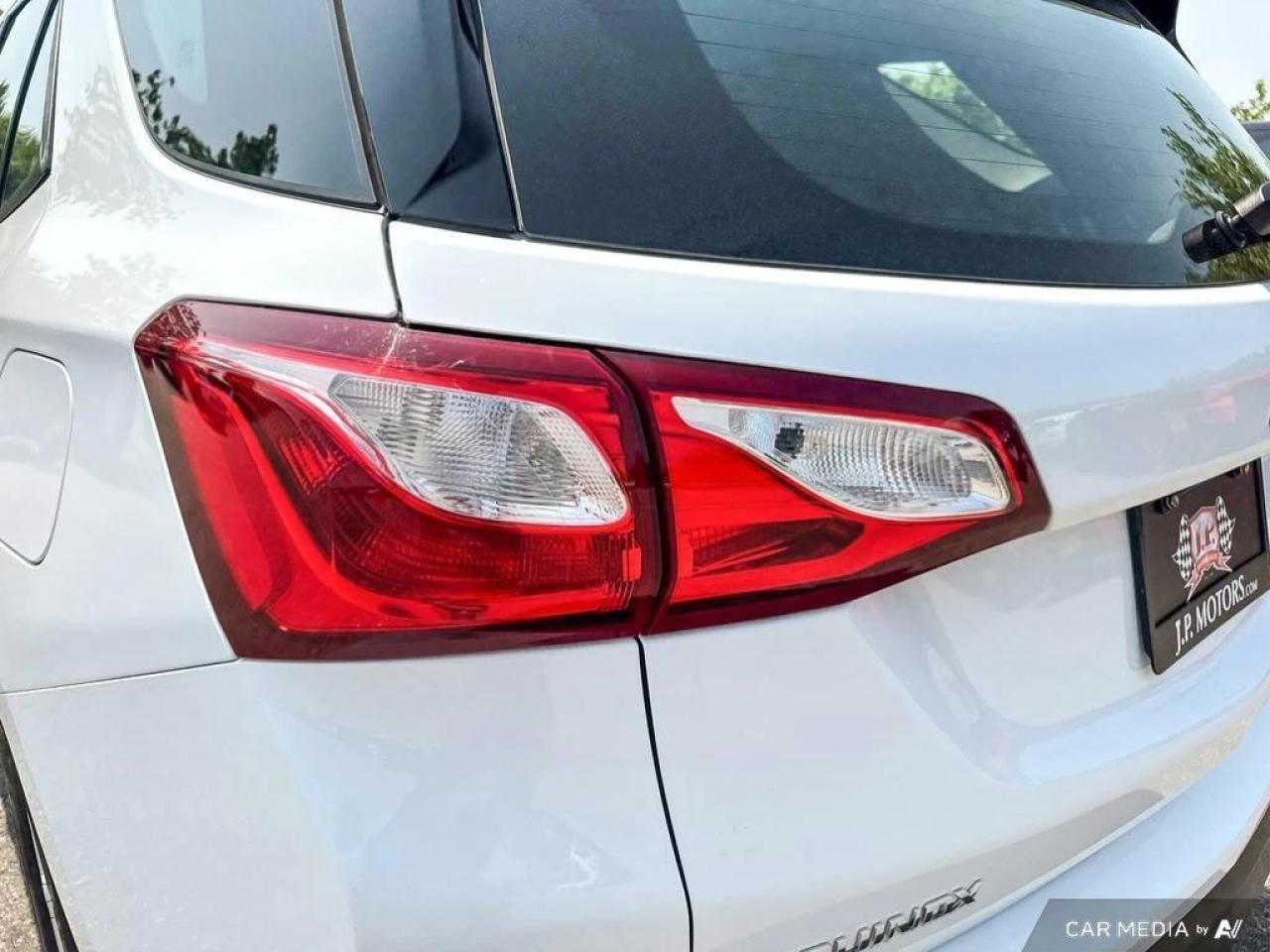 2023 Chevrolet Equinox LS BACKUP CAM   BLUETOOTH   HTD SEATS   KEYLESS EN Photo