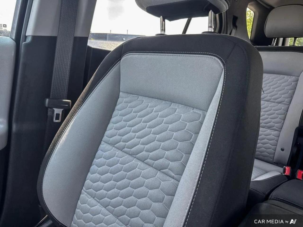 2023 Chevrolet Equinox LS BACKUP CAM   BLUETOOTH   HTD SEATS   KEYLESS EN Photo