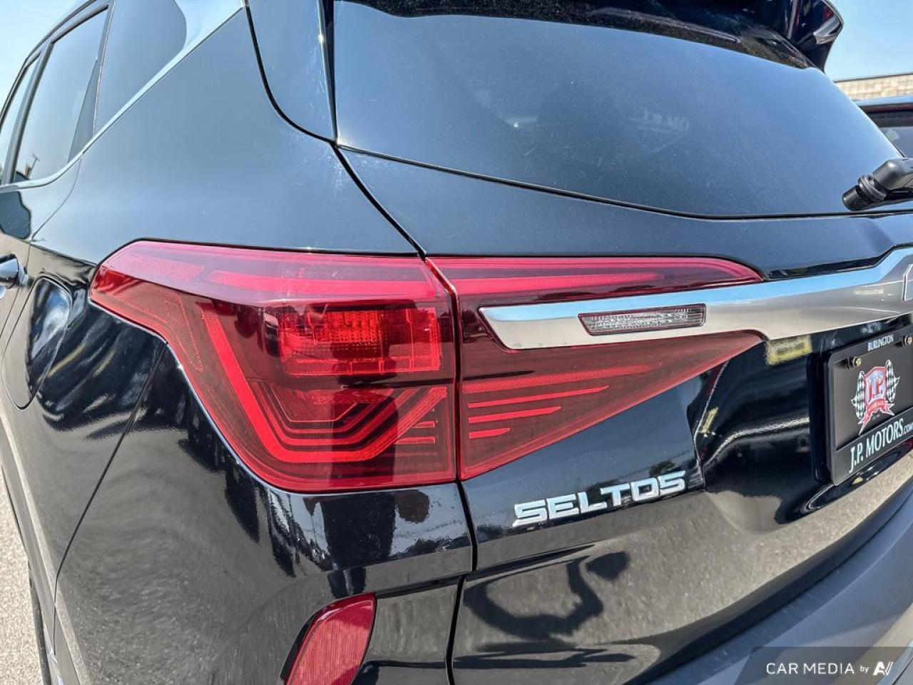 2023 Kia Seltos EX BACKUP CAM   BLUETOOTH   HTD SEATS   KEYLESS EN Photo