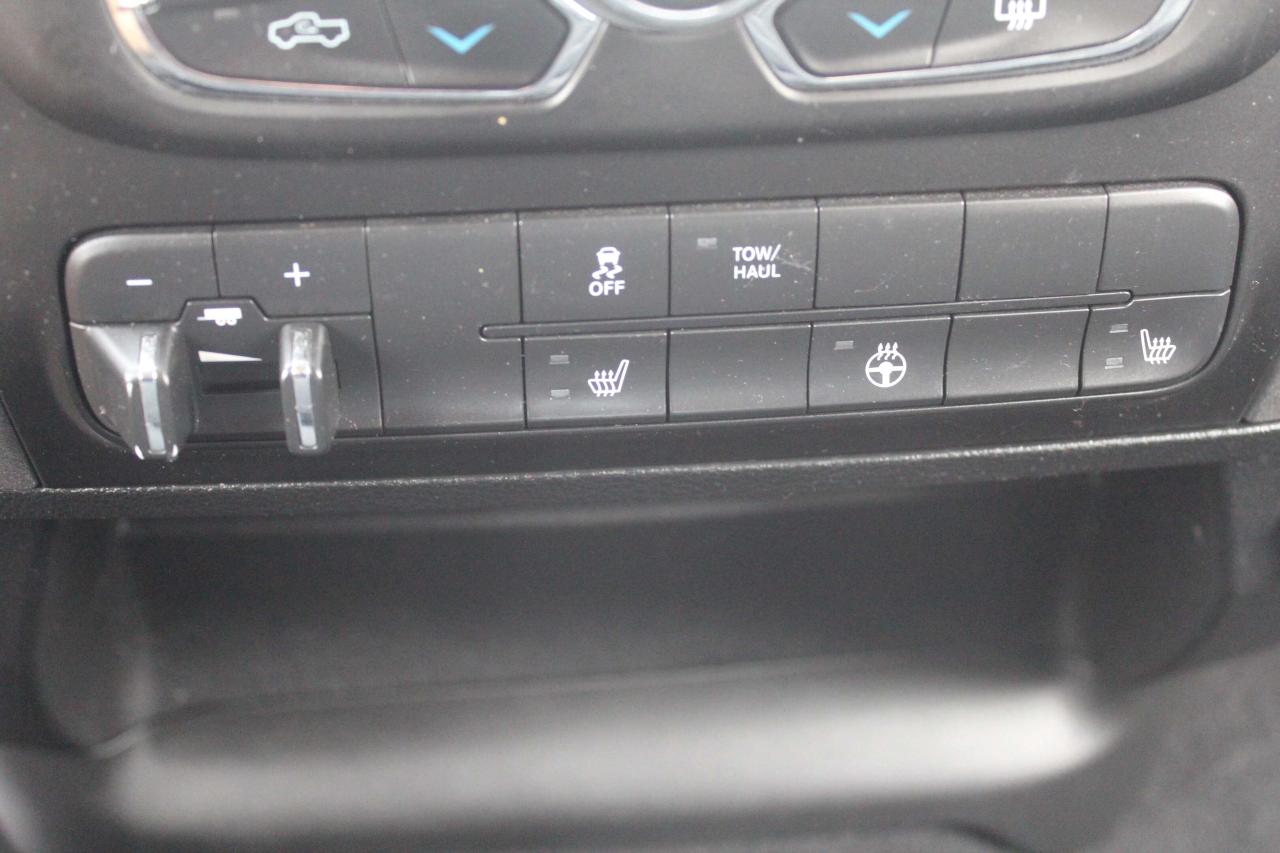 2020 RAM 1500 Classic Express 4x4 Crew Cab 5'7" Box, No Accidents Photo