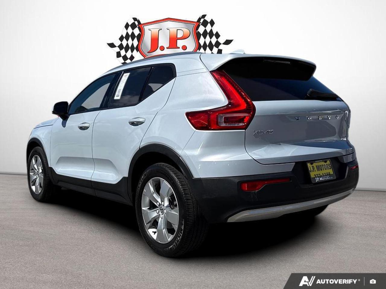 2021 Volvo XC40 T5 Momentum BACKUP CAM   BLUETOOTH   HTD SEATS   K Photo3