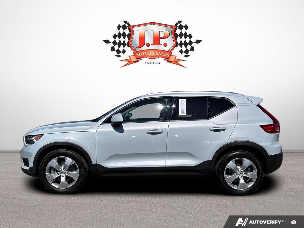 2021 Volvo XC40 T5 Momentum BACKUP CAM   BLUETOOTH   HTD SEATS   K Photo