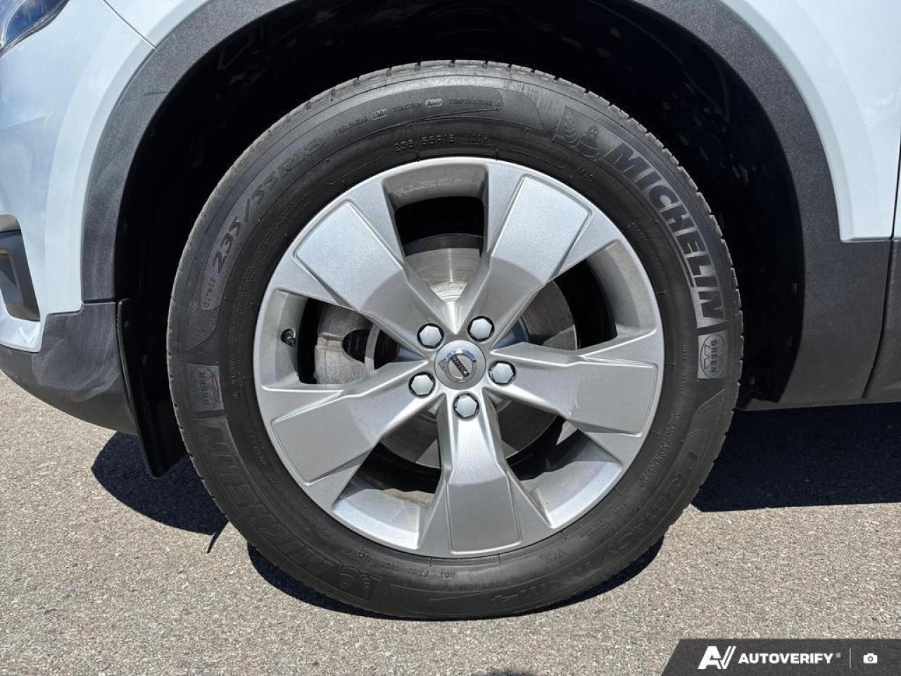 2021 Volvo XC40 T5 Momentum BACKUP CAM   BLUETOOTH   HTD SEATS   K Photo