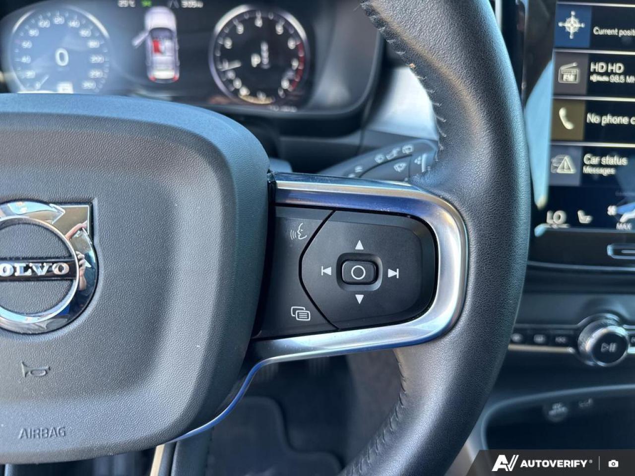 2021 Volvo XC40 T5 Momentum BACKUP CAM   BLUETOOTH   HTD SEATS   K Photo