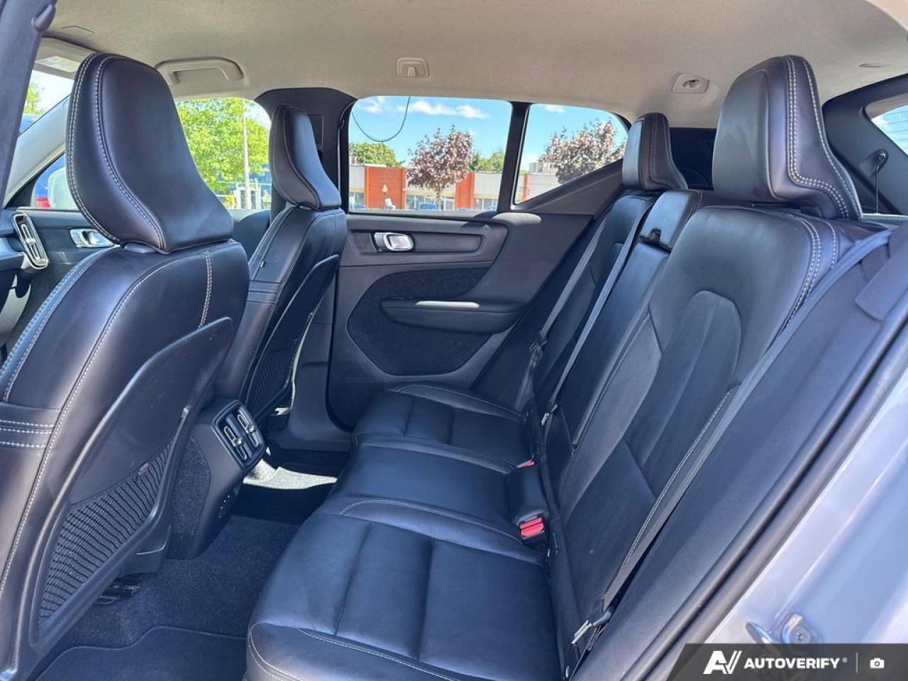 2021 Volvo XC40 T5 Momentum BACKUP CAM   BLUETOOTH   HTD SEATS   K Photo