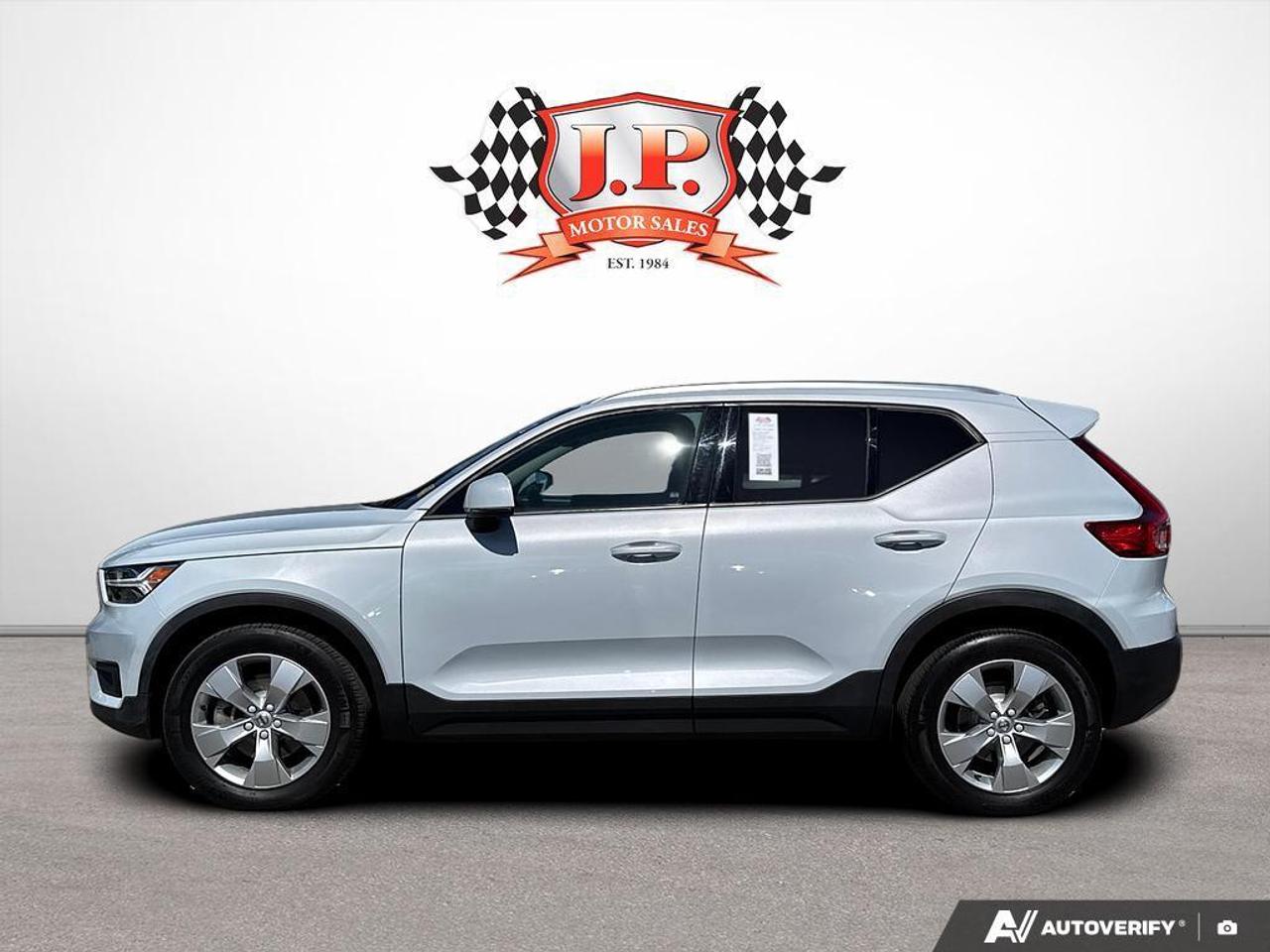 2021 Volvo XC40 T5 Momentum BACKUP CAM   BLUETOOTH   HTD SEATS   K Photo
