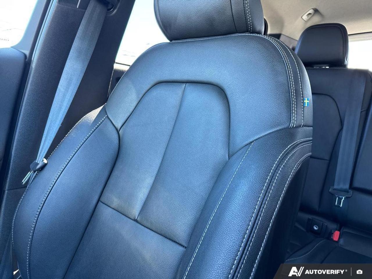 2021 Volvo XC40 T5 Momentum BACKUP CAM   BLUETOOTH   HTD SEATS   K Photo