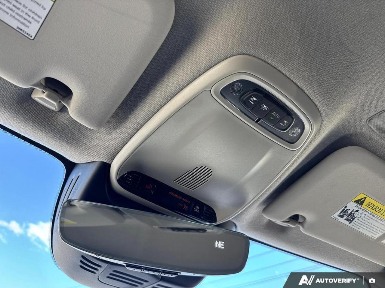 2021 Volvo XC40 T5 Momentum BACKUP CAM   BLUETOOTH   HTD SEATS   K Photo