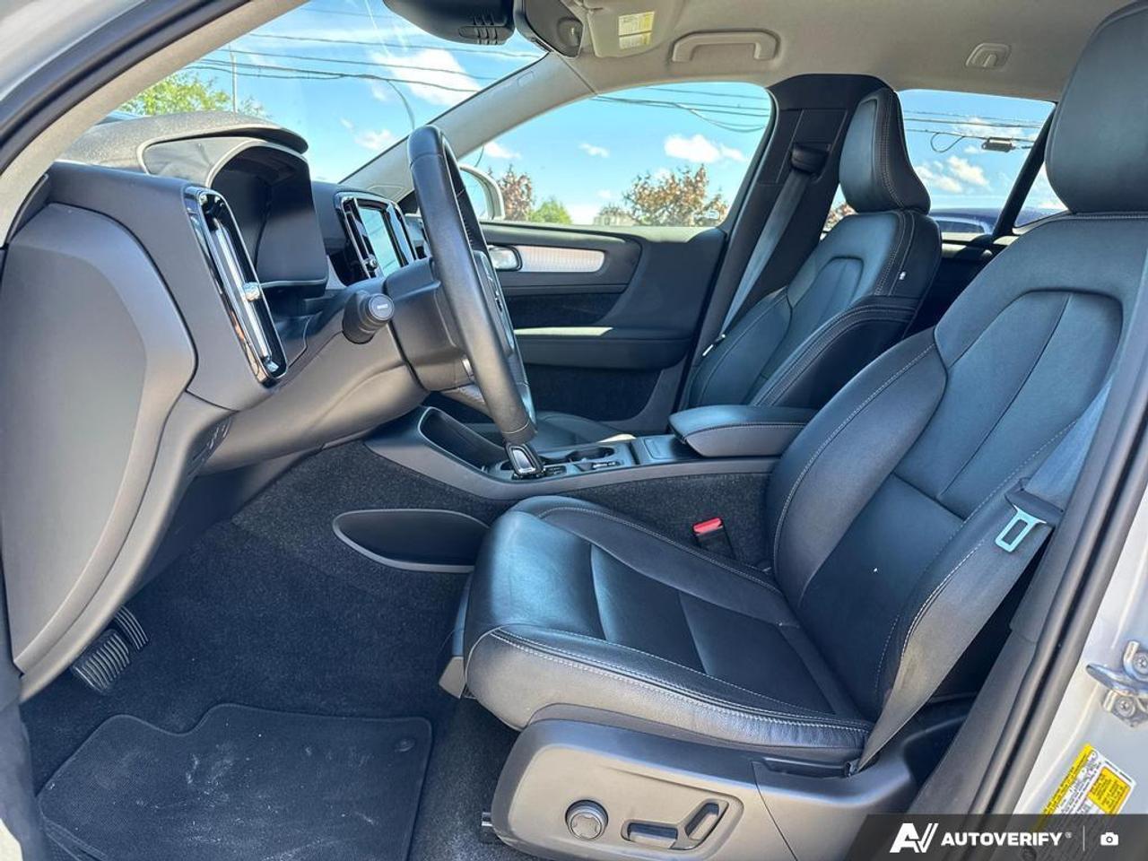 2021 Volvo XC40 T5 Momentum BACKUP CAM   BLUETOOTH   HTD SEATS   K Photo