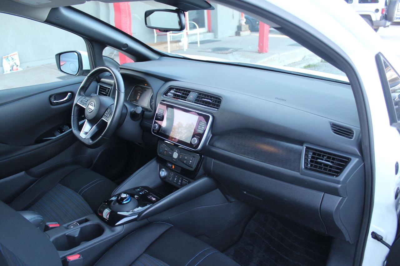 2023 Nissan Leaf SV Hatchback, Safety Certified Photo