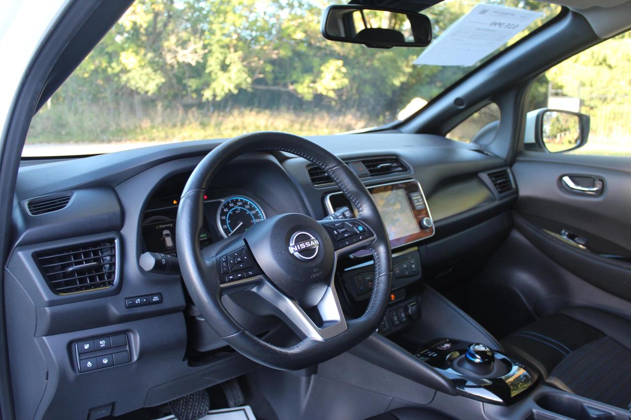 2023 Nissan Leaf SV Hatchback, Safety Certified Photo