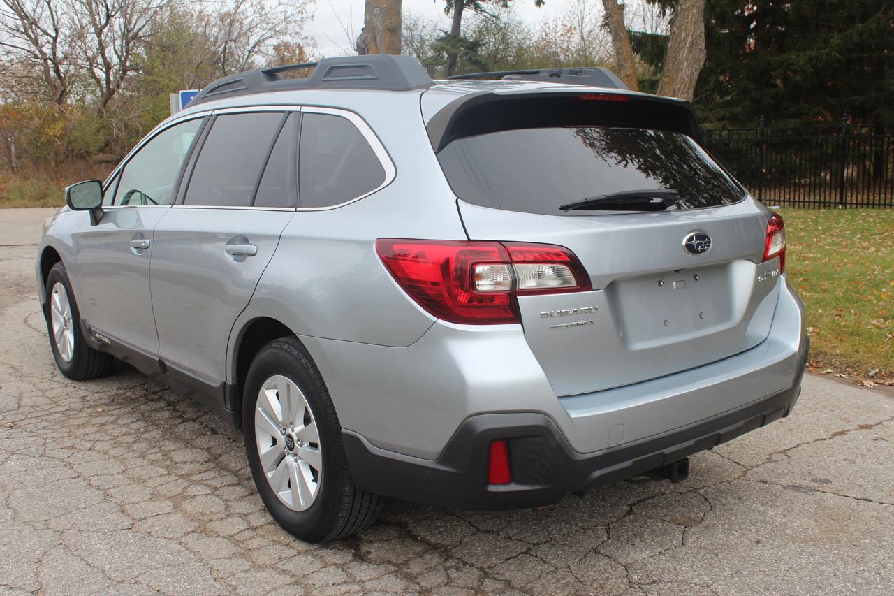 2018 Subaru Outback 2.5i Touring, No Accidents, One Owner Photo