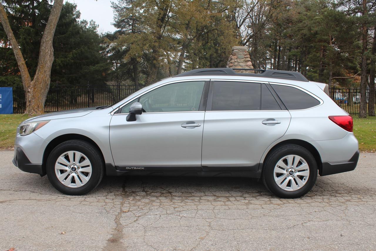 2018 Subaru Outback 2.5i Touring, No Accidents, One Owner Photo