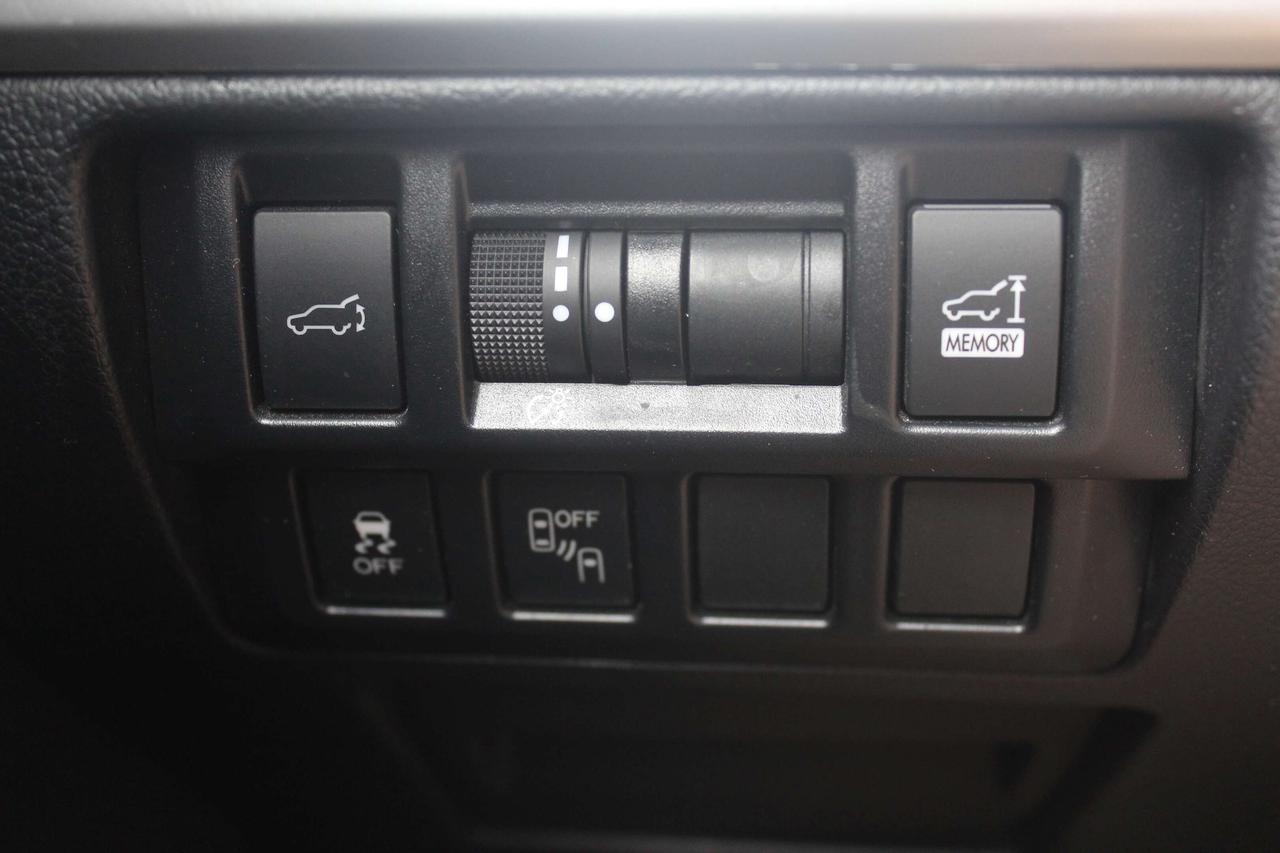 2018 Subaru Outback 2.5i Touring, No Accidents, One Owner Photo