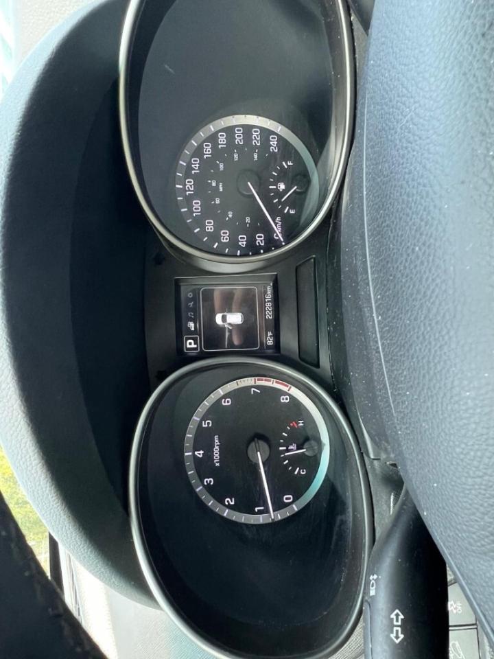 2017 Hyundai Santa Fe SE 4dr All-wheel Drive Automatic Photo