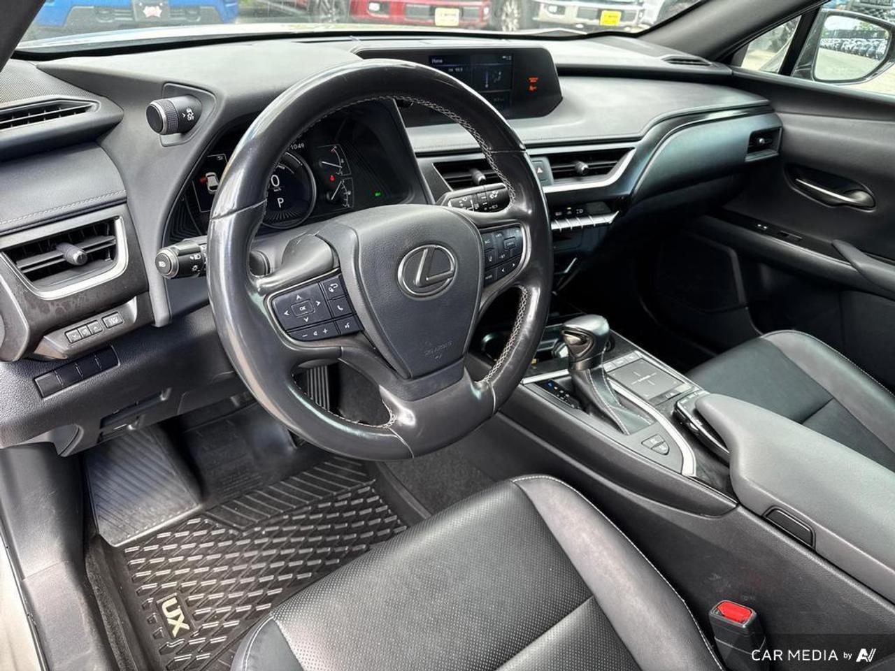 2019 Lexus UX 250H HYBRID   BACKUP CAM   BLUETOOTH   HTD SEATS   KEYL Photo