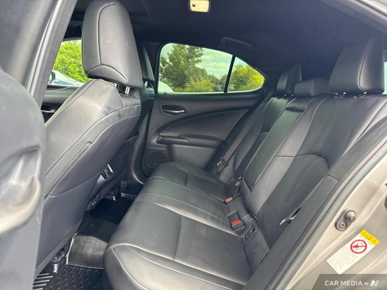 2019 Lexus UX 250H HYBRID   BACKUP CAM   BLUETOOTH   HTD SEATS   KEYL Photo