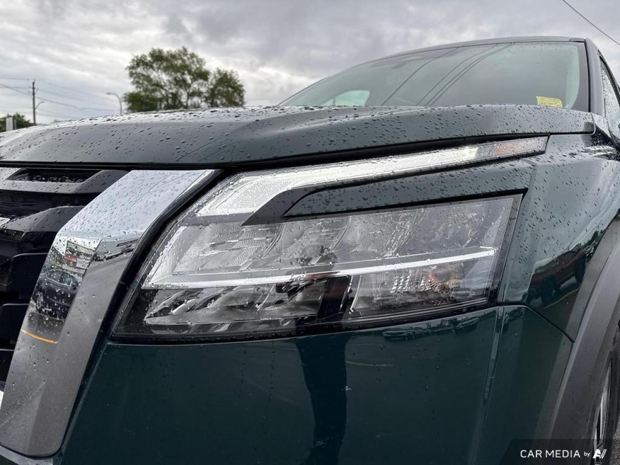 2024 Nissan Pathfinder Platinum BACKUP CAM   BLUETOOTH   HTD & CLD SEATS Photo