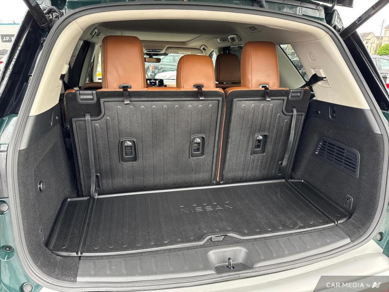 2024 Nissan Pathfinder Platinum BACKUP CAM   BLUETOOTH   HTD & CLD SEATS Photo