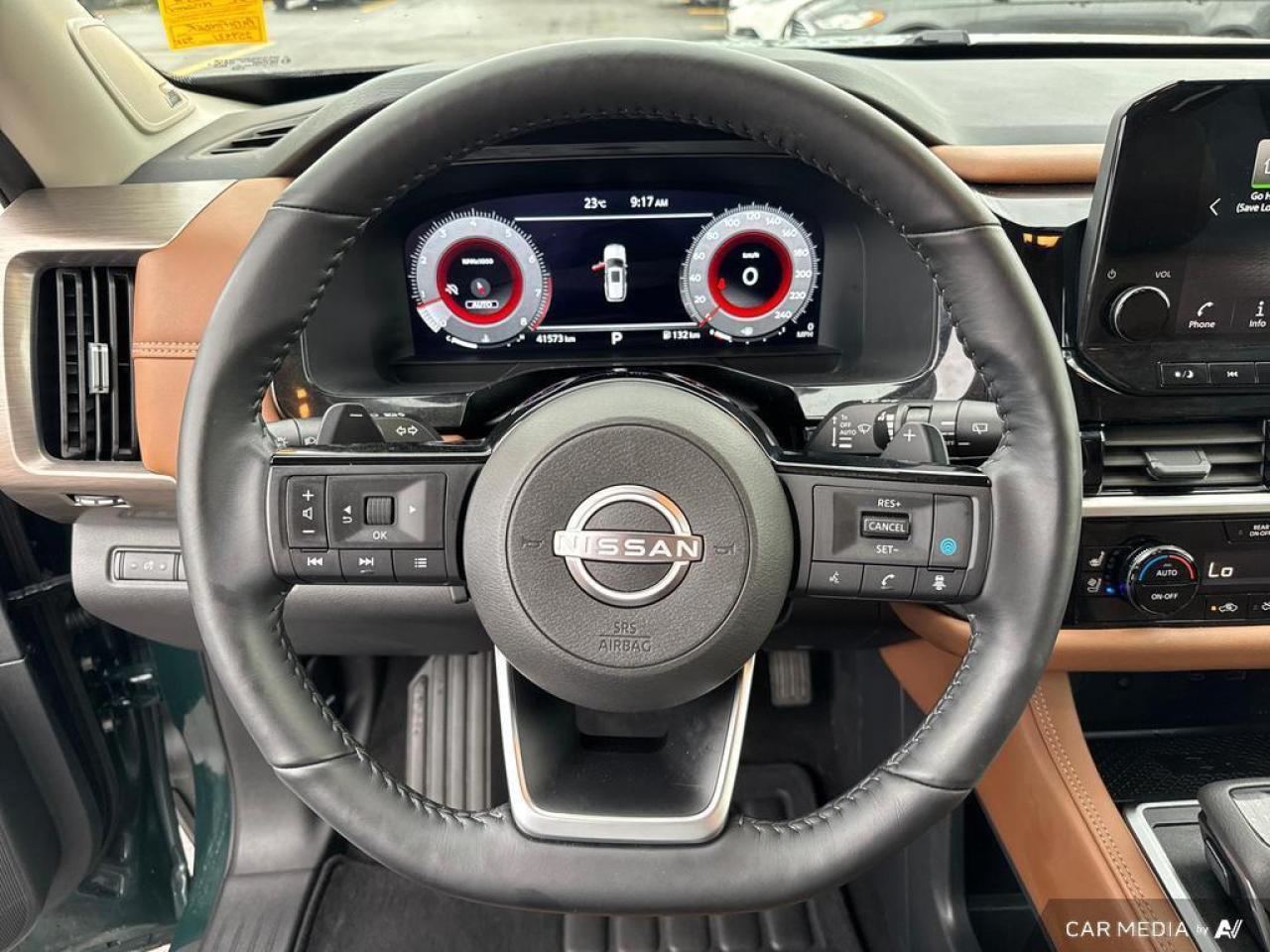 2024 Nissan Pathfinder Platinum BACKUP CAM   BLUETOOTH   HTD & CLD SEATS Photo