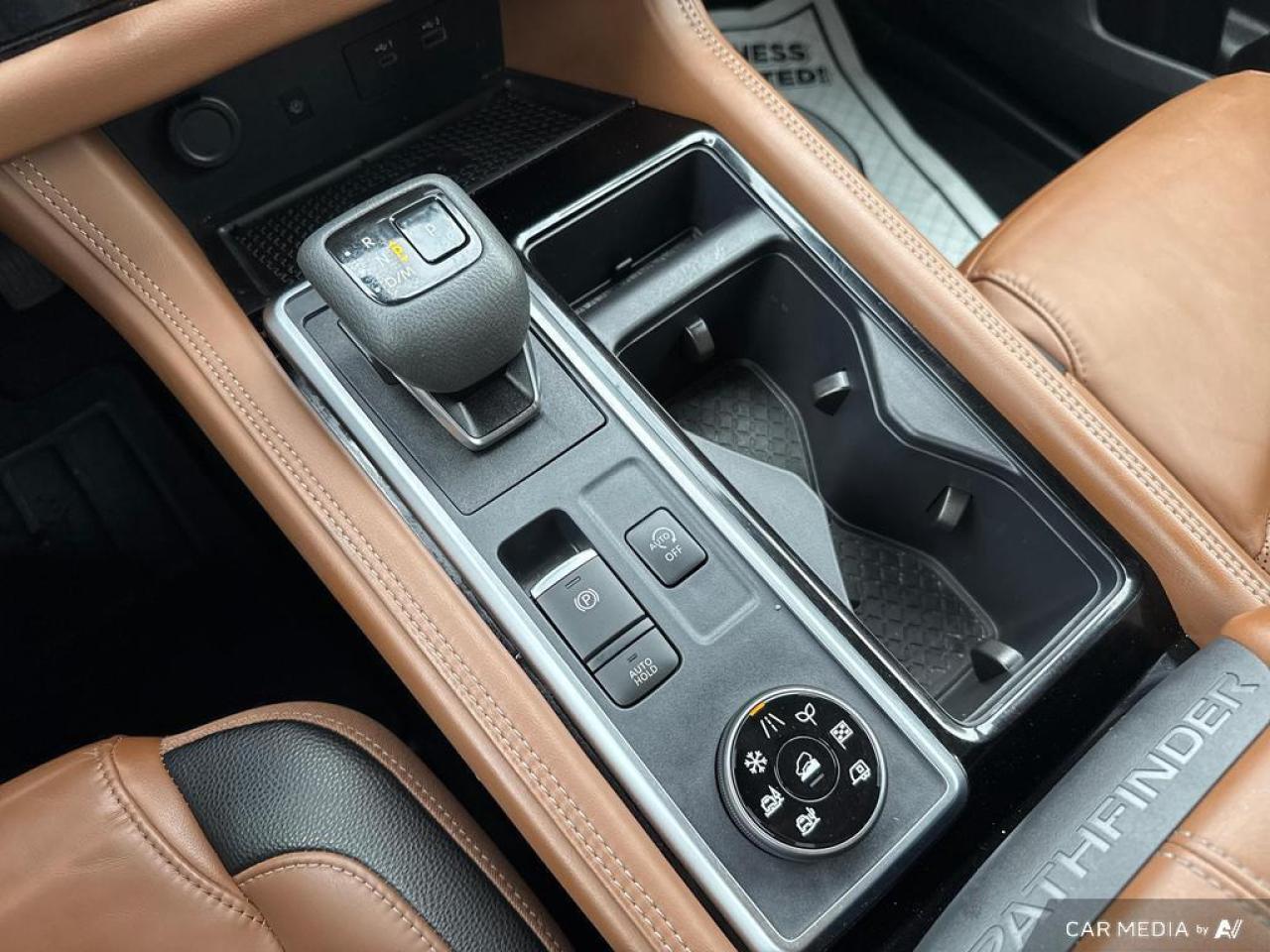 2024 Nissan Pathfinder Platinum BACKUP CAM   BLUETOOTH   HTD & CLD SEATS Photo