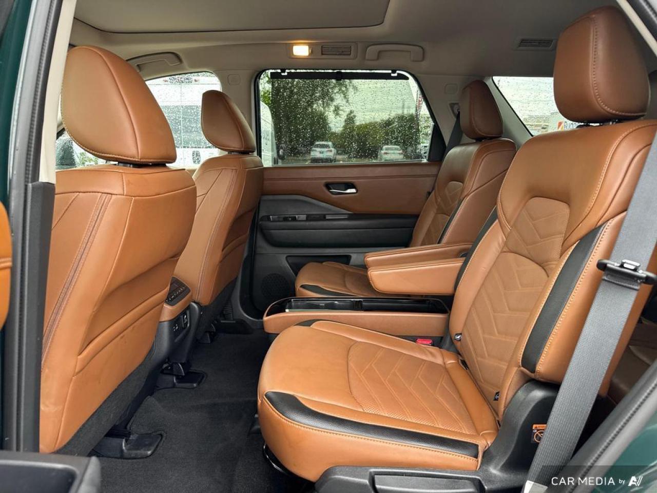 2024 Nissan Pathfinder Platinum BACKUP CAM   BLUETOOTH   HTD & CLD SEATS Photo