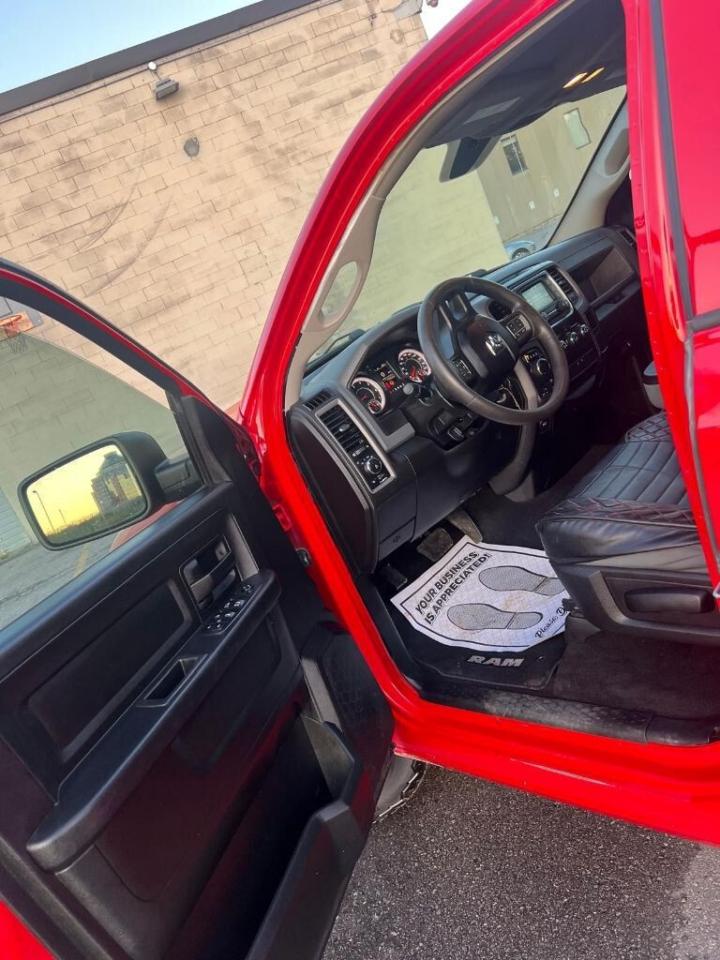 2019 RAM 1500 Classic Express 4x4 Reg Cab 64 Box Photo