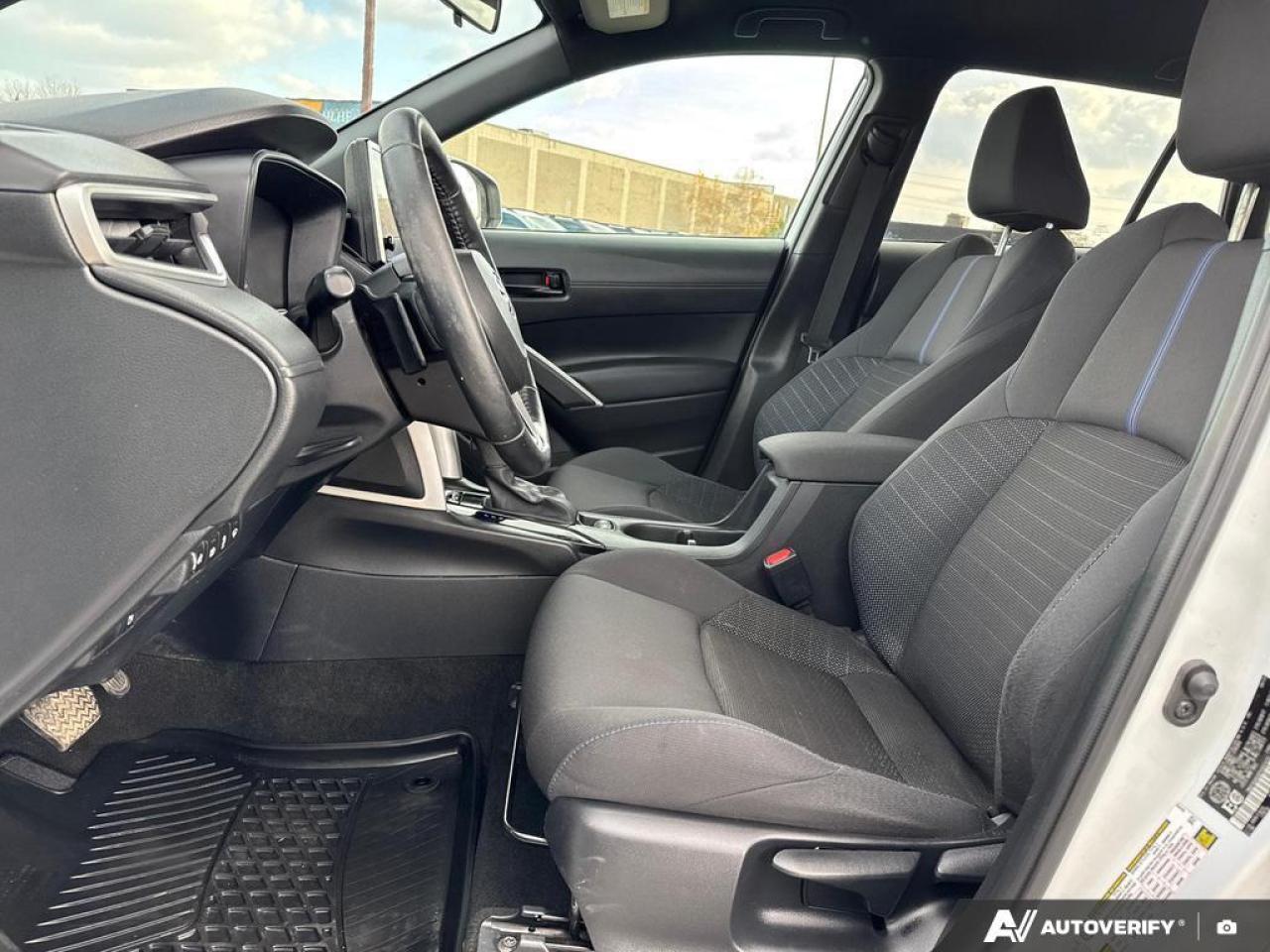 2023 Toyota Corolla Cross SE HYBRID   BACKUP CAM   BLUETOOTH   HTD SEATS   K Photo