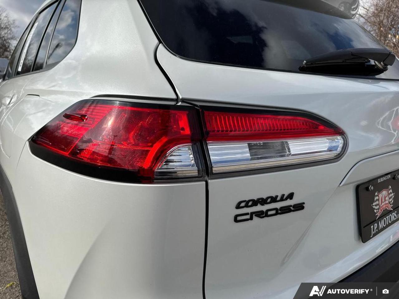 2023 Toyota Corolla Cross SE HYBRID   BACKUP CAM   BLUETOOTH   HTD SEATS   K Photo