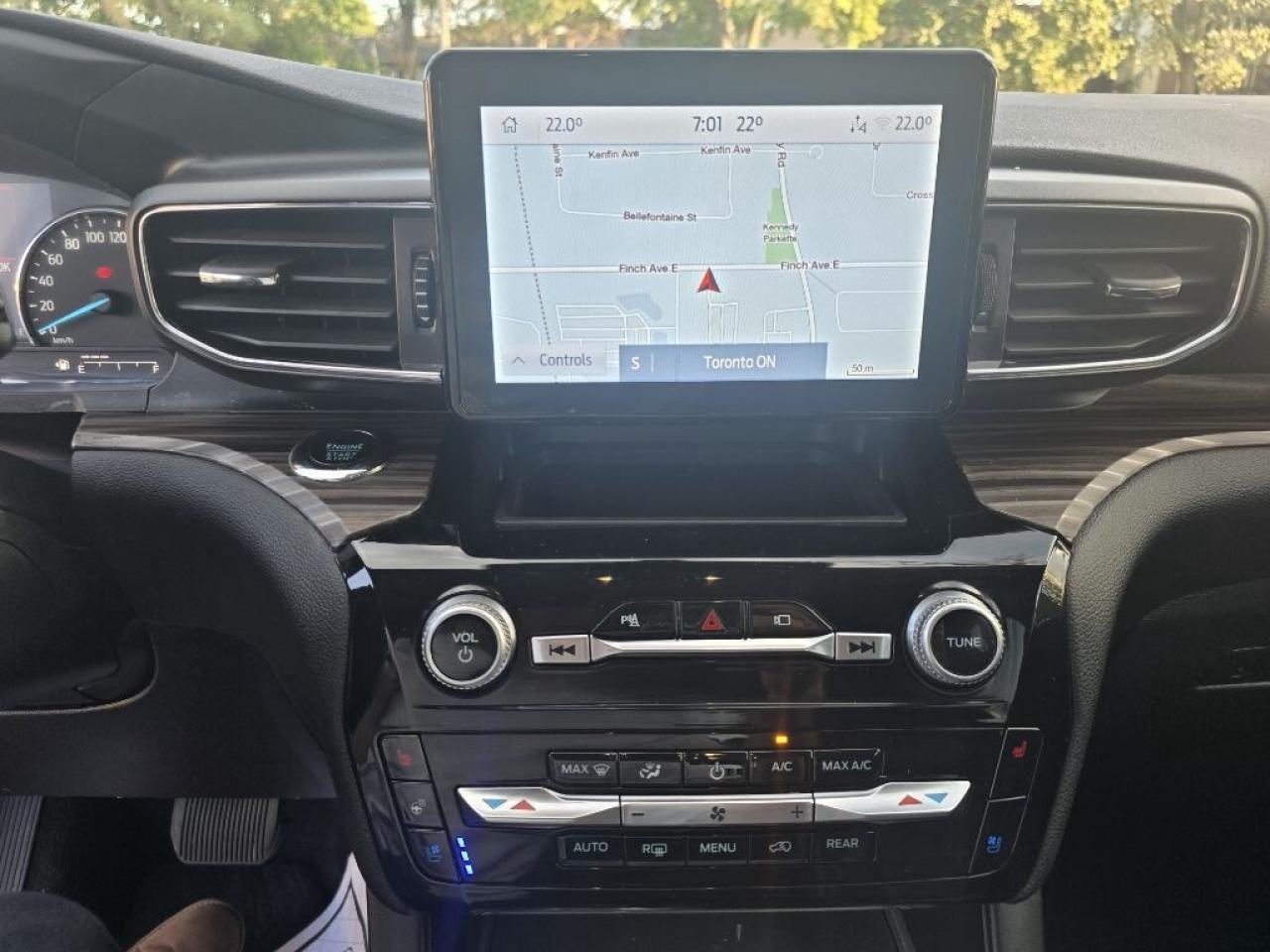 2023 Ford Explorer Limited 4dr 4x4 Automatic Photo