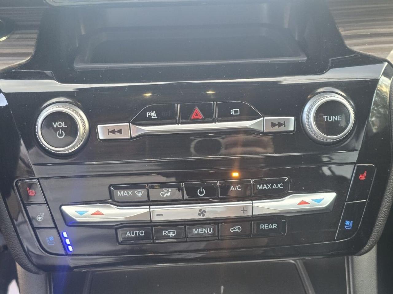 2023 Ford Explorer Limited 4dr 4x4 Automatic Photo