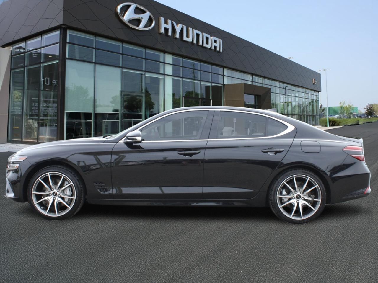 2025 Genesis G70 2.5T Advanced / Heated & Vent Seats / Bose Audio Photo