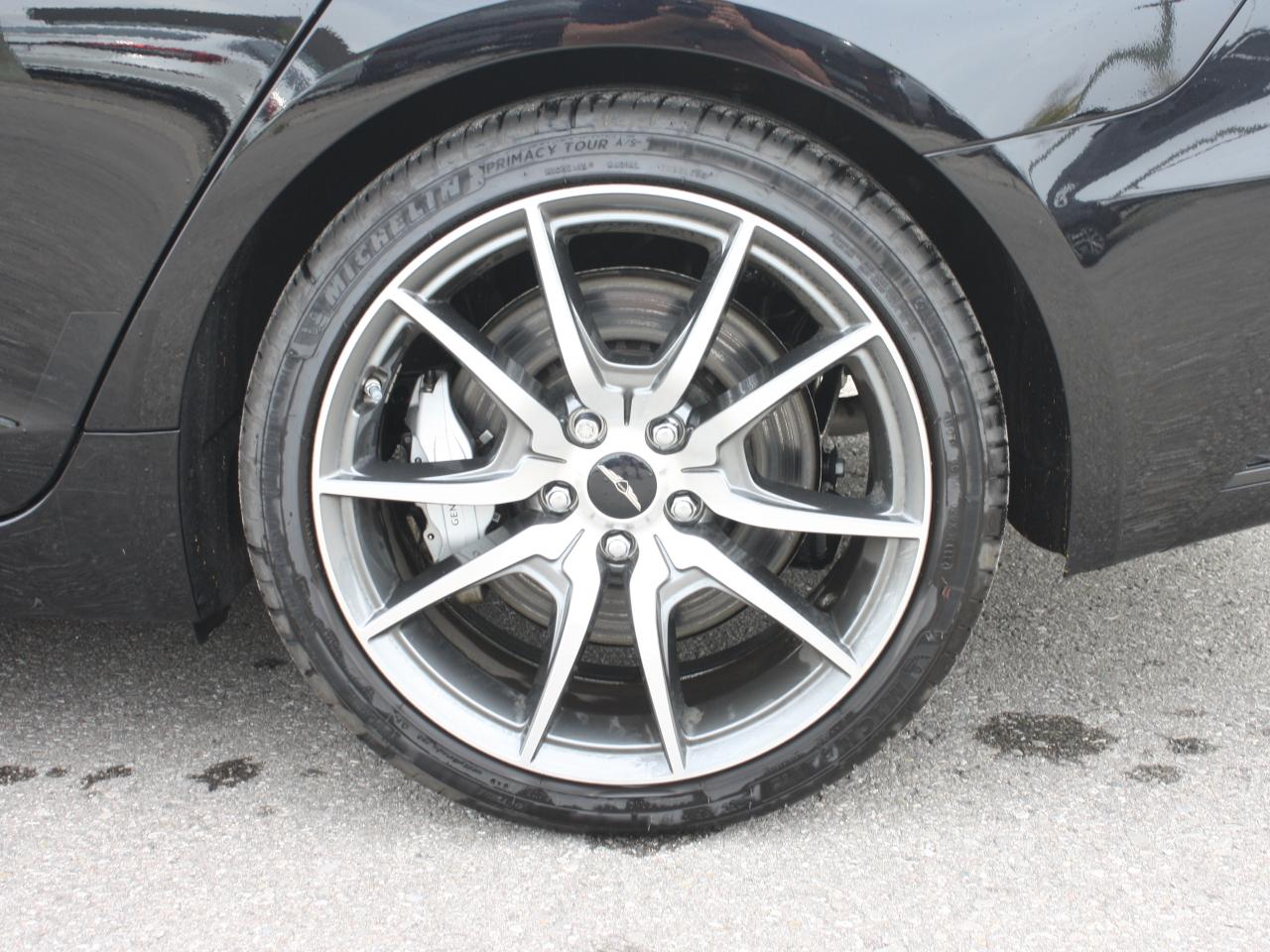 2025 Genesis G70 2.5T Advanced / Heated & Vent Seats / Bose Audio Photo