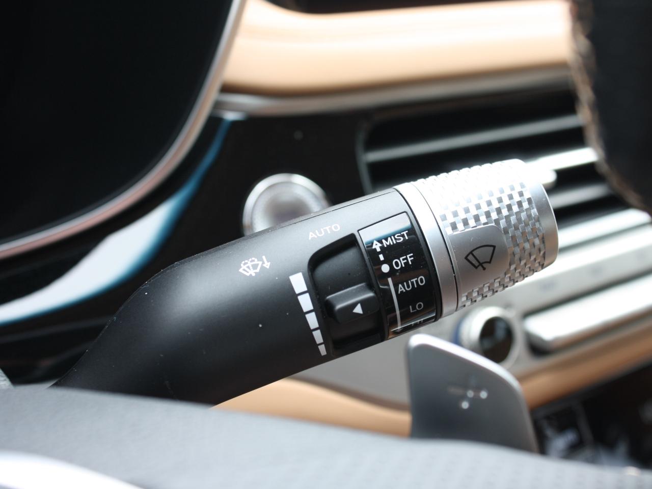 2025 Genesis G70 2.5T Advanced / Heated & Vent Seats / Bose Audio Photo