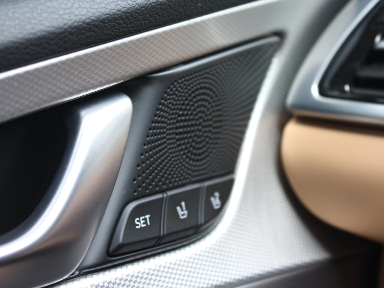 2025 Genesis G70 2.5T Advanced / Heated & Vent Seats / Bose Audio Photo