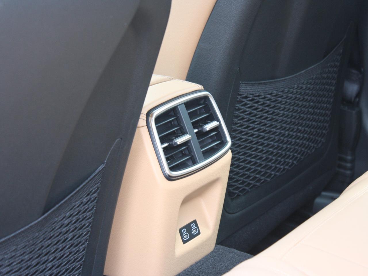 2025 Genesis G70 2.5T Advanced / Heated & Vent Seats / Bose Audio Photo