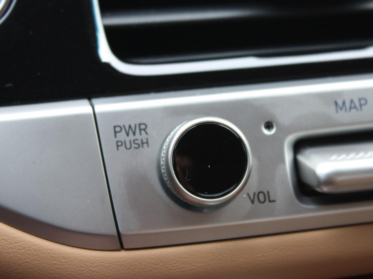 2025 Genesis G70 2.5T Advanced / Heated & Vent Seats / Bose Audio Photo