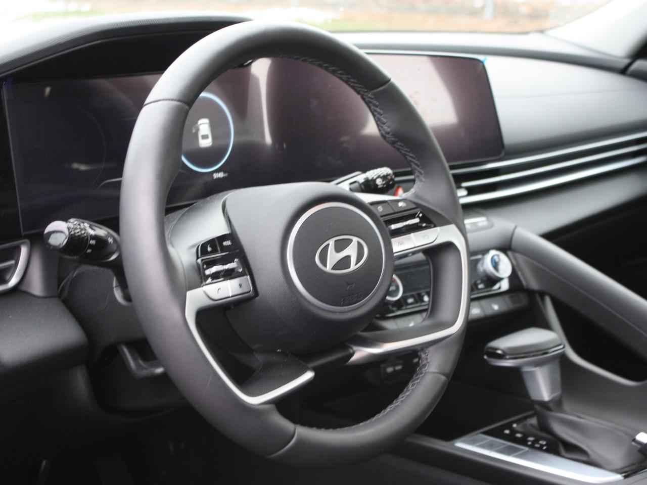 2025 Hyundai Elantra Preferred WITH TECH PKG Photo