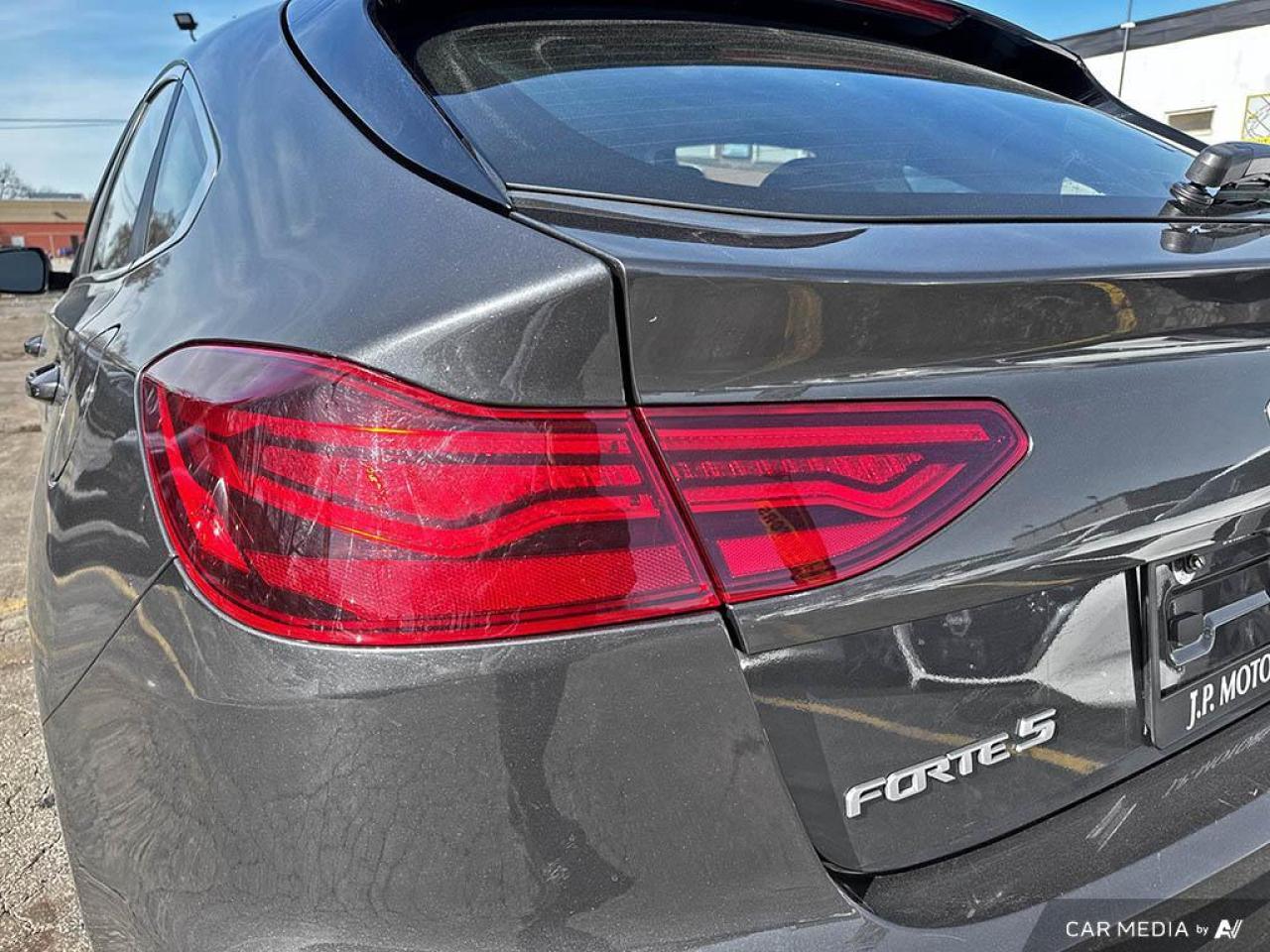 2023 Kia Forte5 EX BACKUP CAM   BLUETOOTH   HTD SEATS   KEYLESS EN Photo