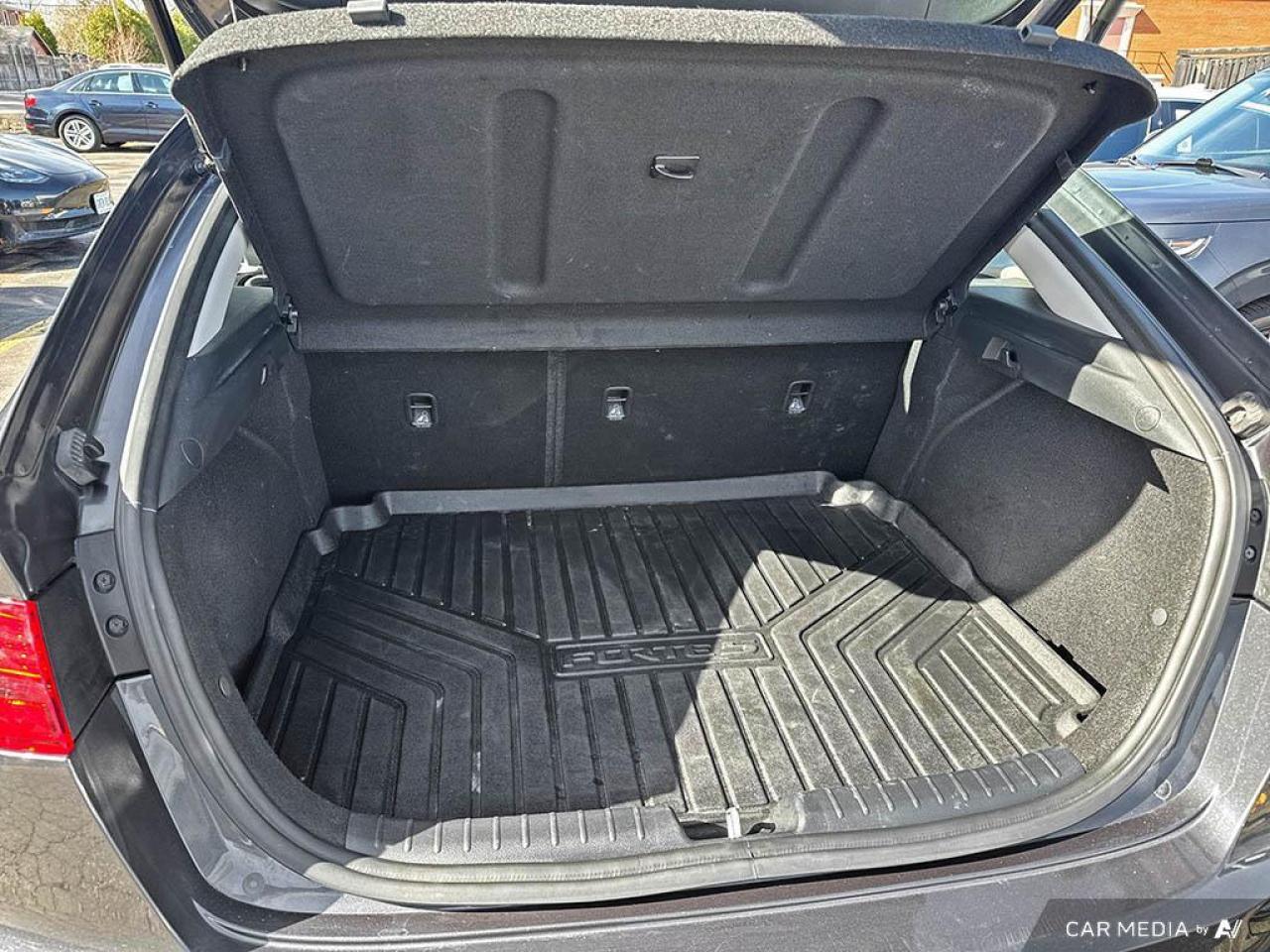 2023 Kia Forte5 EX BACKUP CAM   BLUETOOTH   HTD SEATS   KEYLESS EN Photo