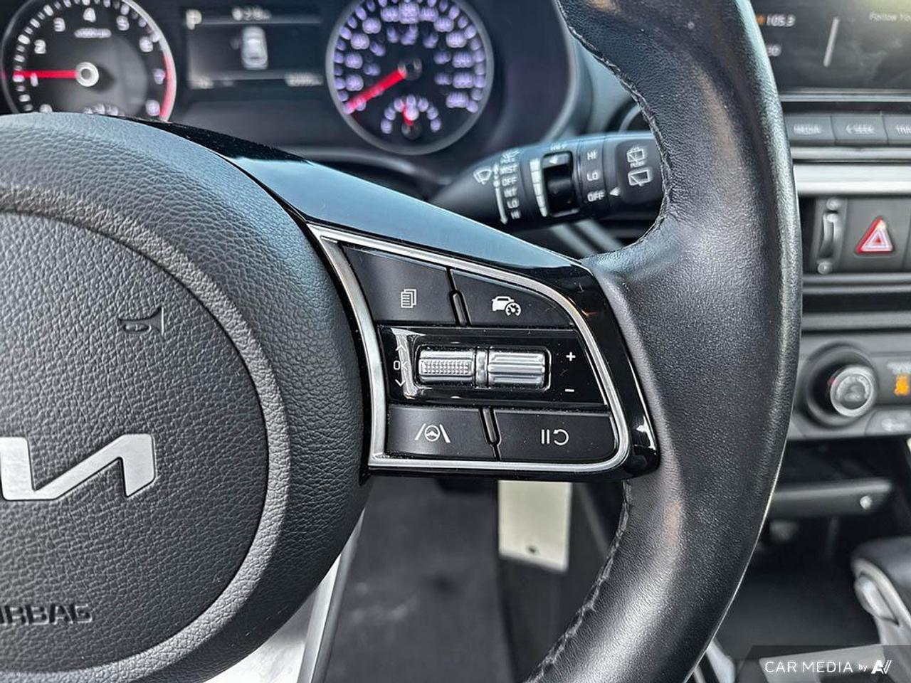 2023 Kia Forte5 EX BACKUP CAM   BLUETOOTH   HTD SEATS   KEYLESS EN Photo