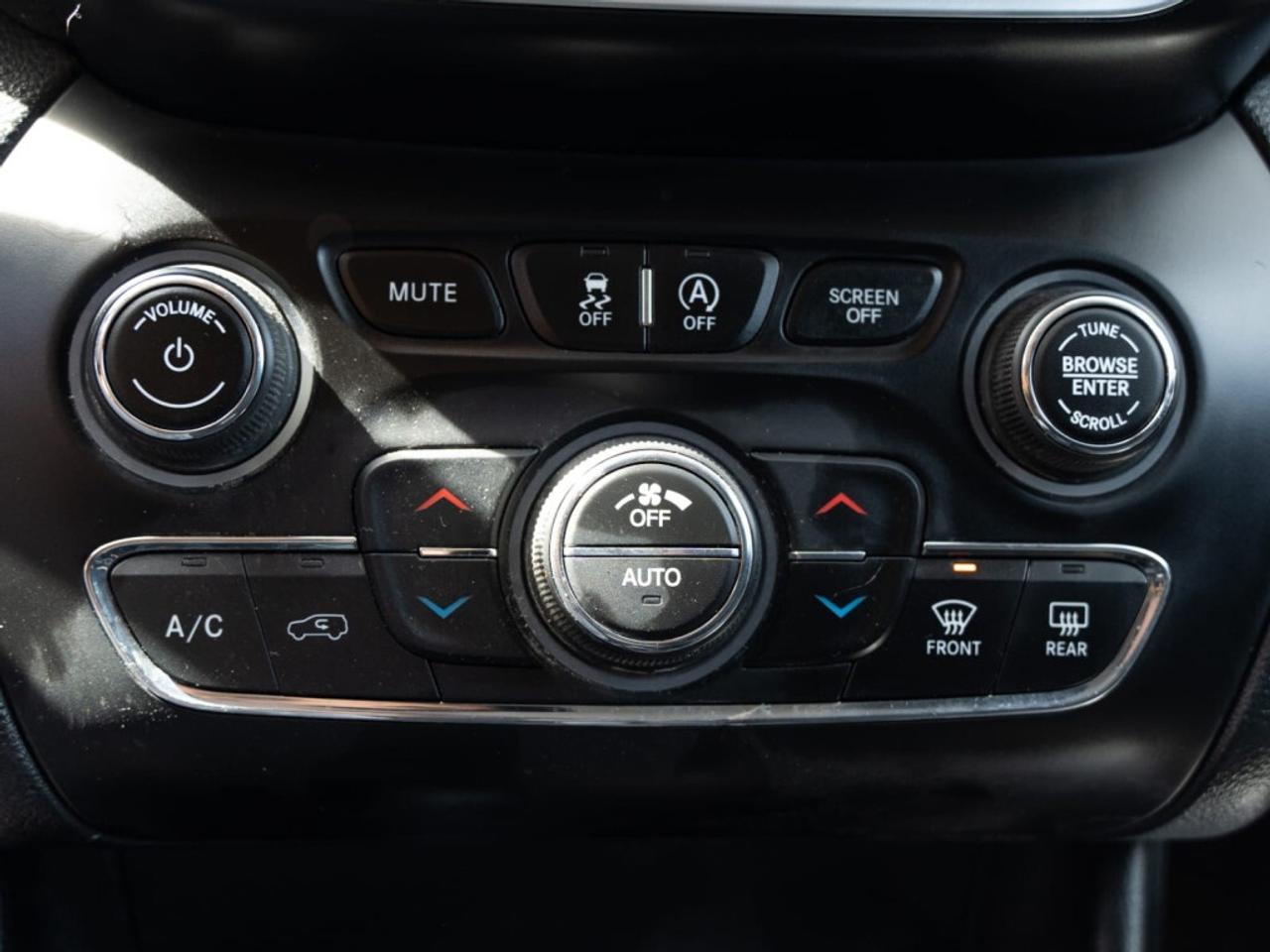 2019 Jeep Cherokee 4X4 Photo